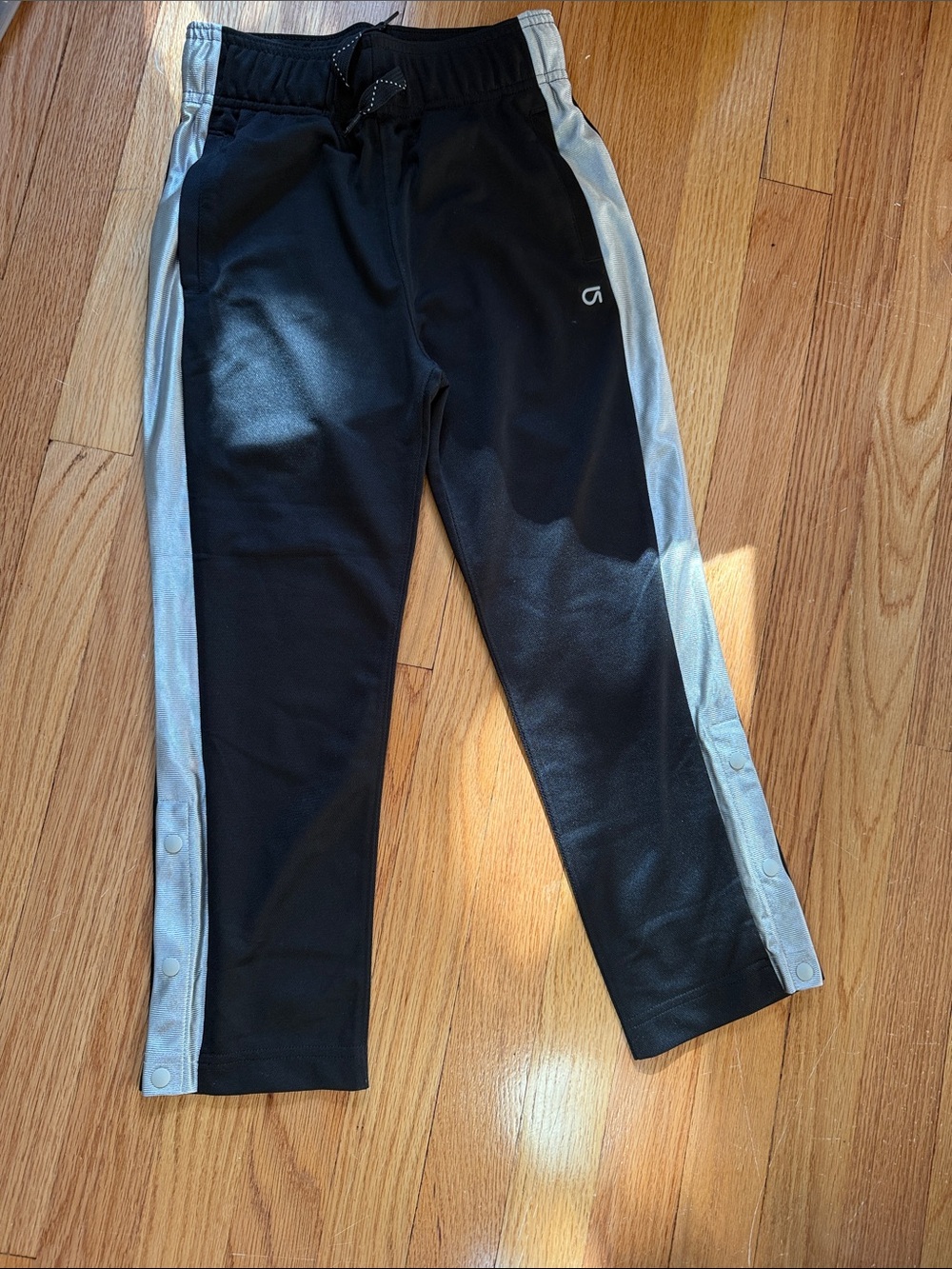 GapFit Kids Black Pants with Silver Side Stripes w/Snaps Size small